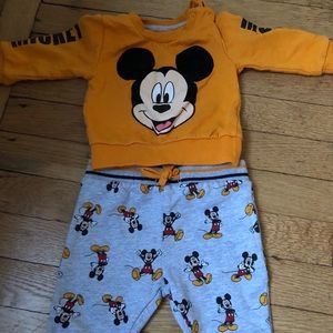 Disney sweat-pants and -shirt set